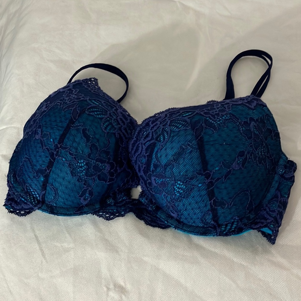34D Victoria’s Secret Push Up Bra